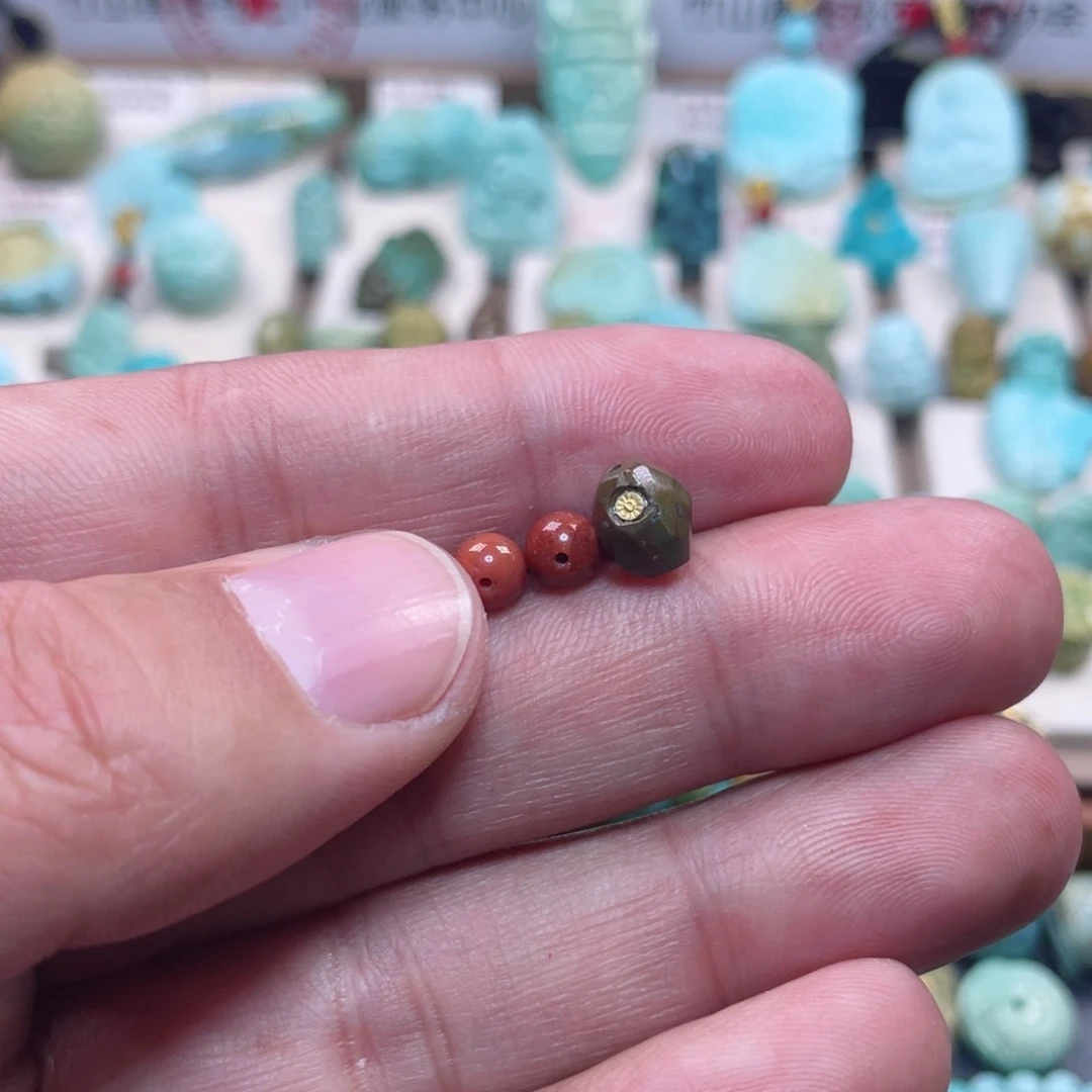 南红玛瑙配饰未镶嵌