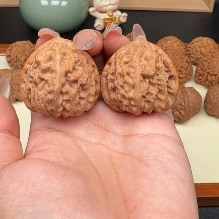 文玩核桃把件三角白修39