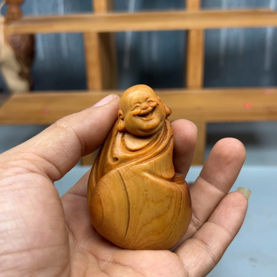 伟***伟木崖柏木摆件手把件