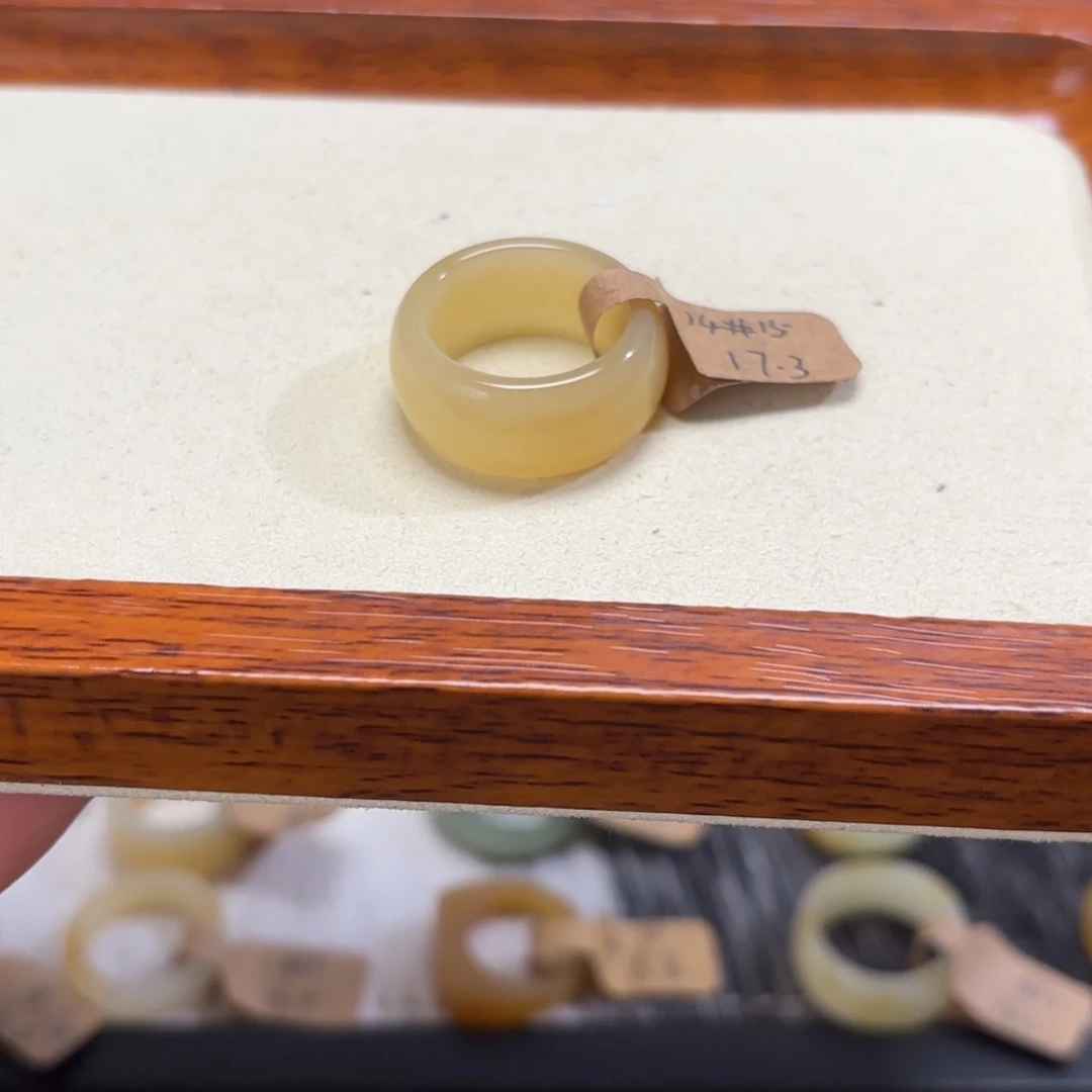 和田玉未镶嵌戒指