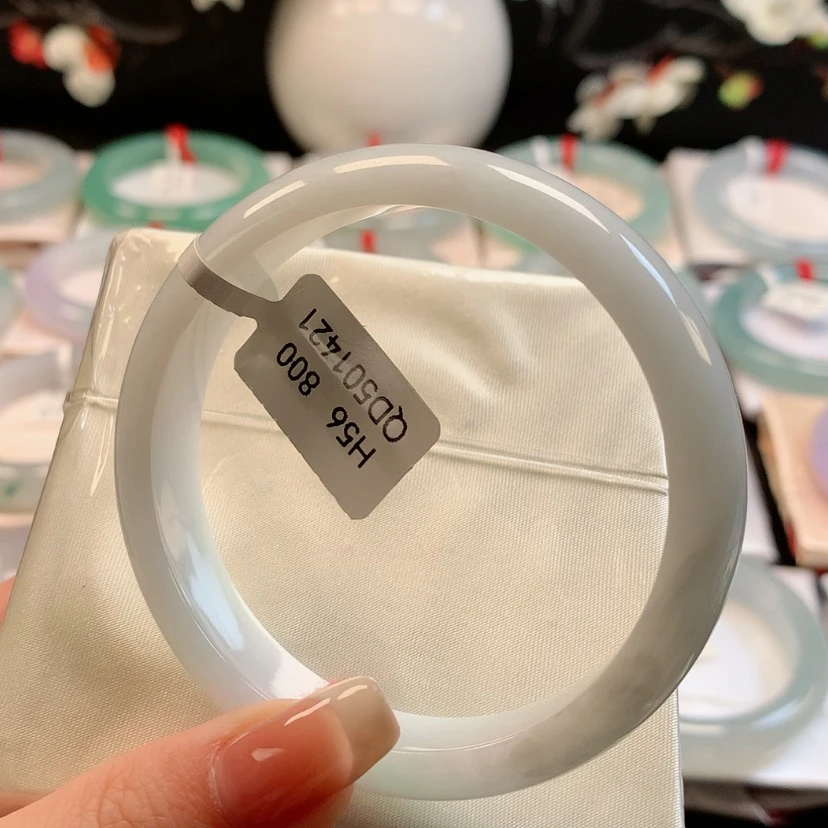 【闪购商品】未镶嵌手镯翡翠56飘绿花正圈手镯
