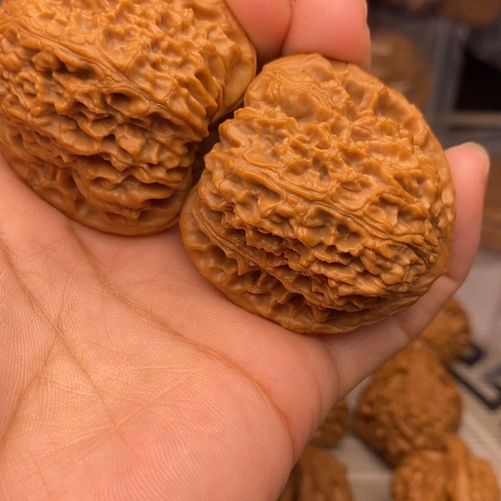 把件桃核超****8南疆石43