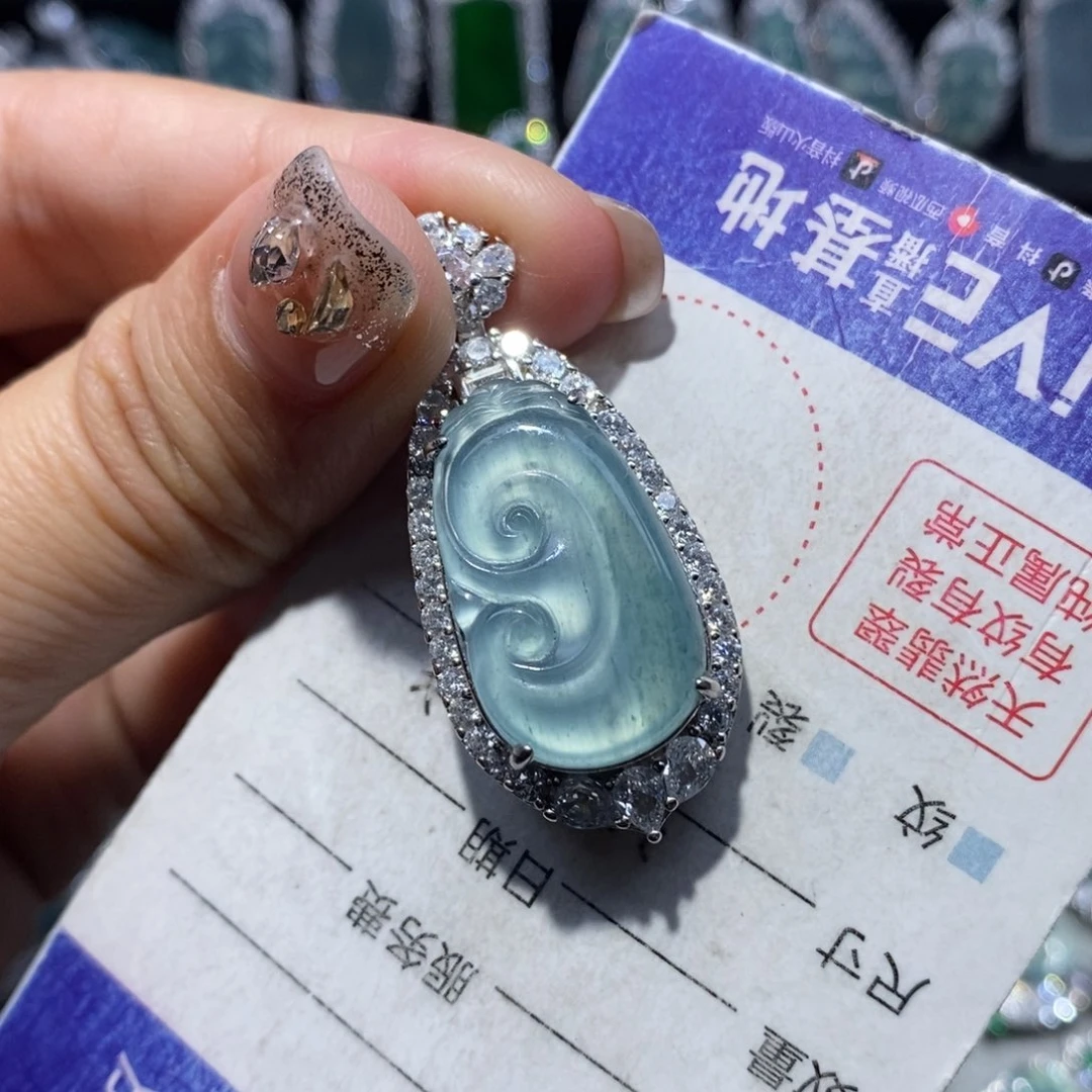 翡翠颈饰未镶嵌翡翠