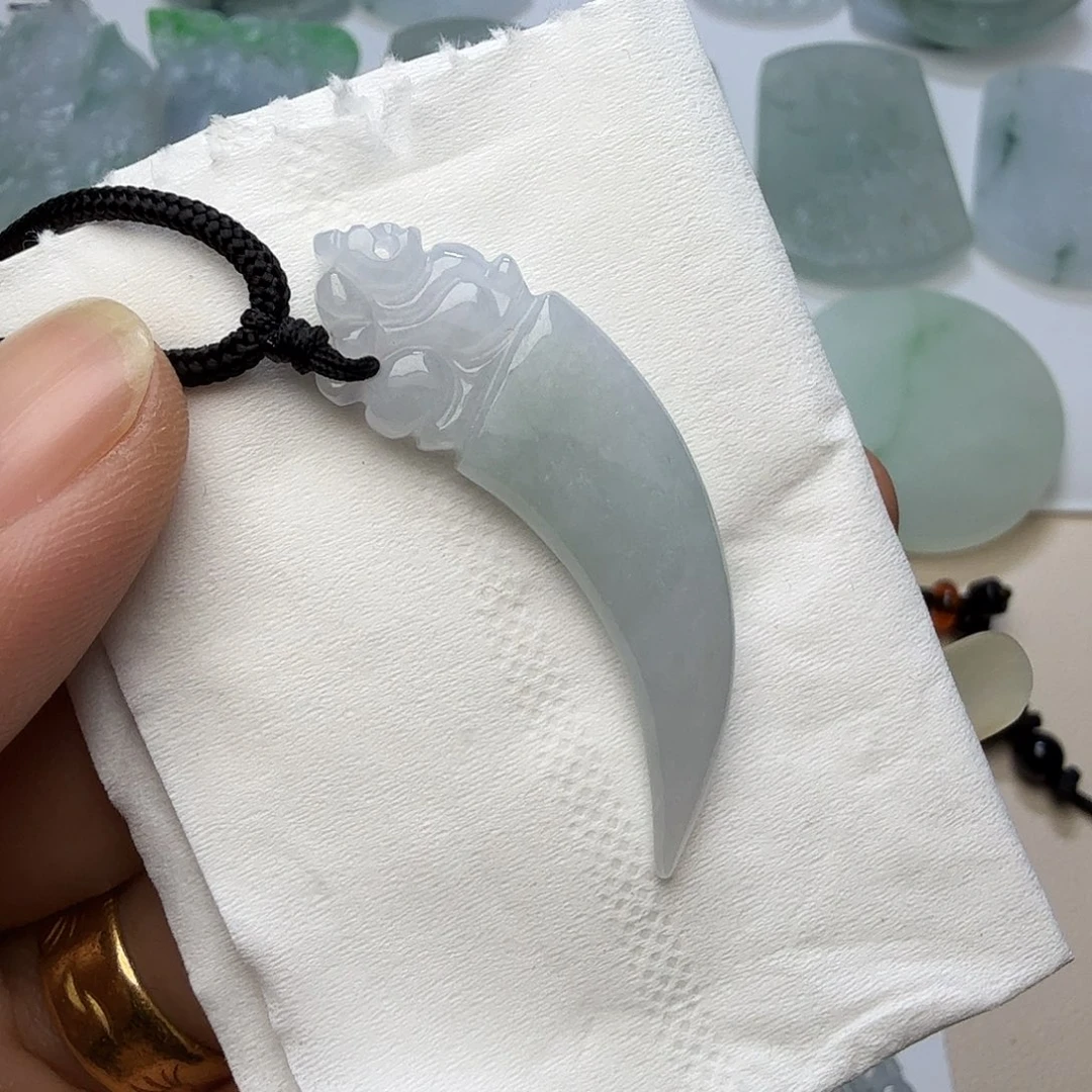 翡翠未镶嵌颈饰天然缅甸翡翠A货冰种龙牙