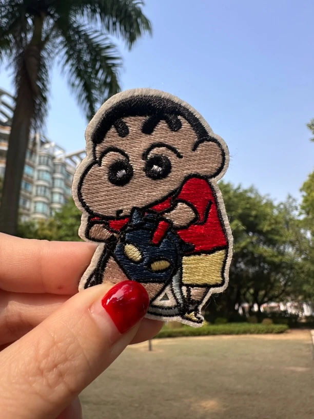 蜡笔小新卡通刺绣贴布可爱衣服装饰贴自粘补丁