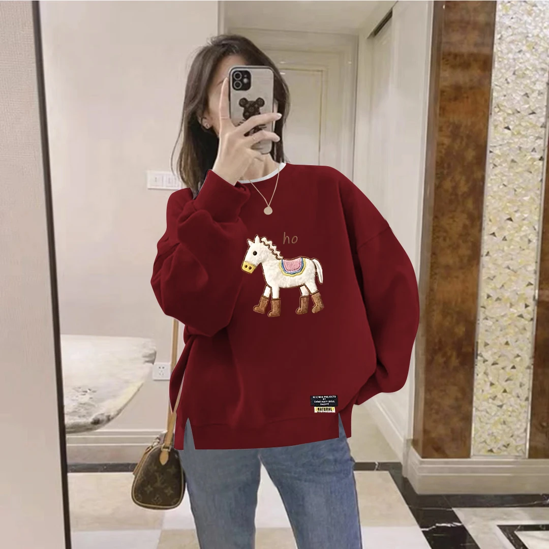 本命年女装马年衣服圆领卫衣女2026新款秋冬季加绒加厚酒红色上衣