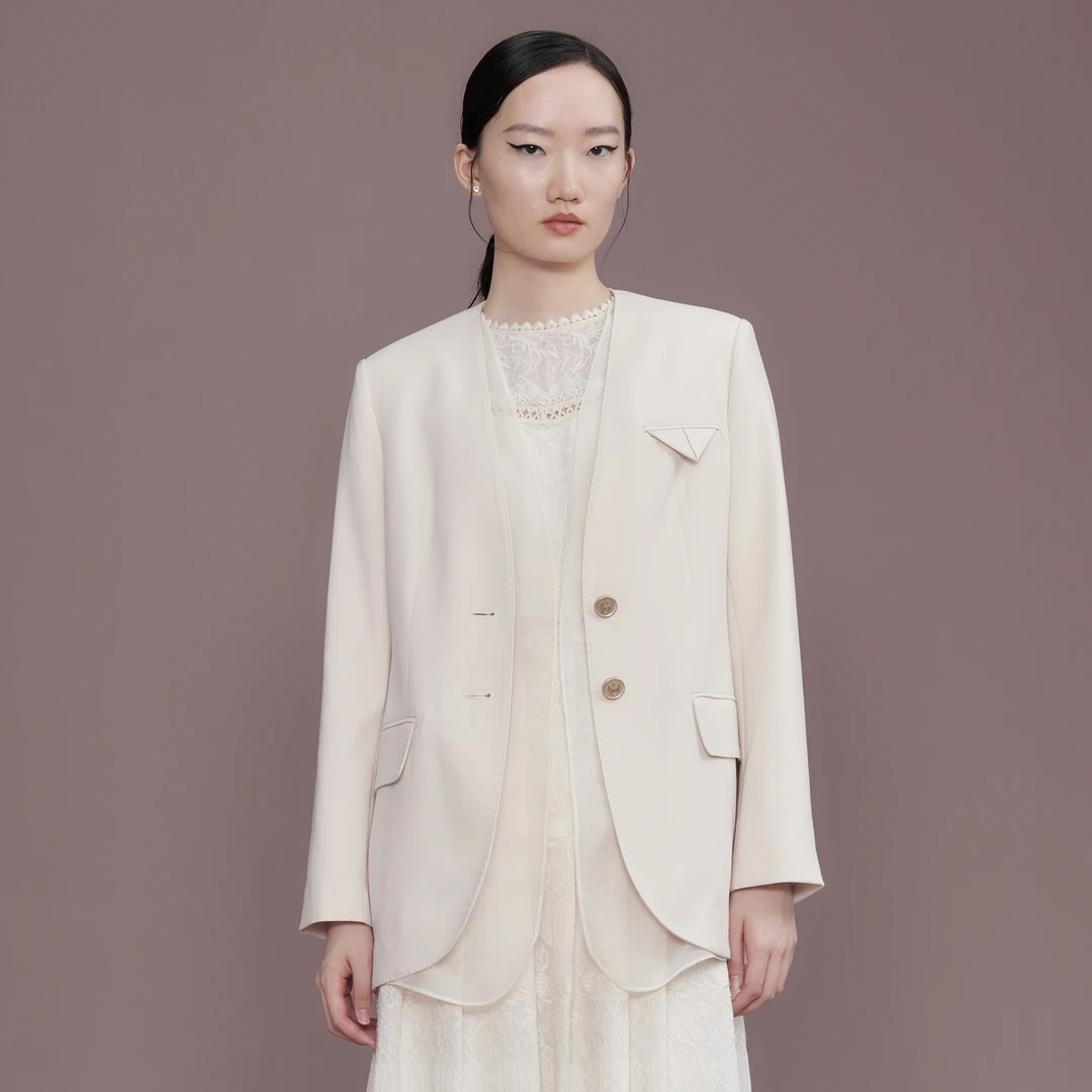 【敖小陪专属】西蔻摩登干练OL风薄纱撞边无领西装外套64318304
