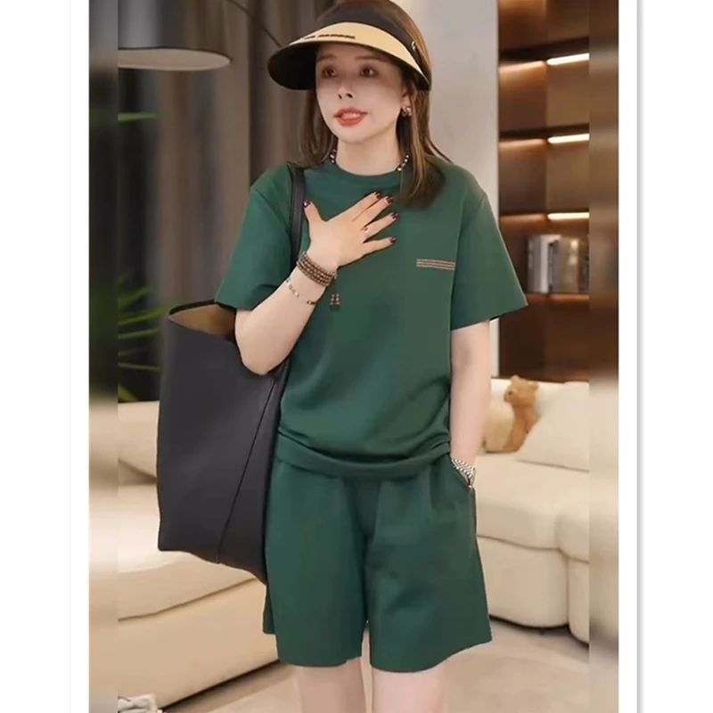 高级感绿色运动服套装女夏季2025新款复古宽松休闲短袖短裤两件套