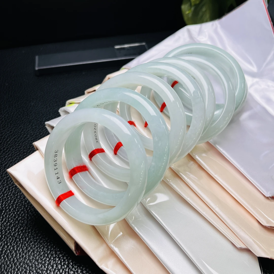 Y18未镶嵌翡翠手镯多人拍一发一