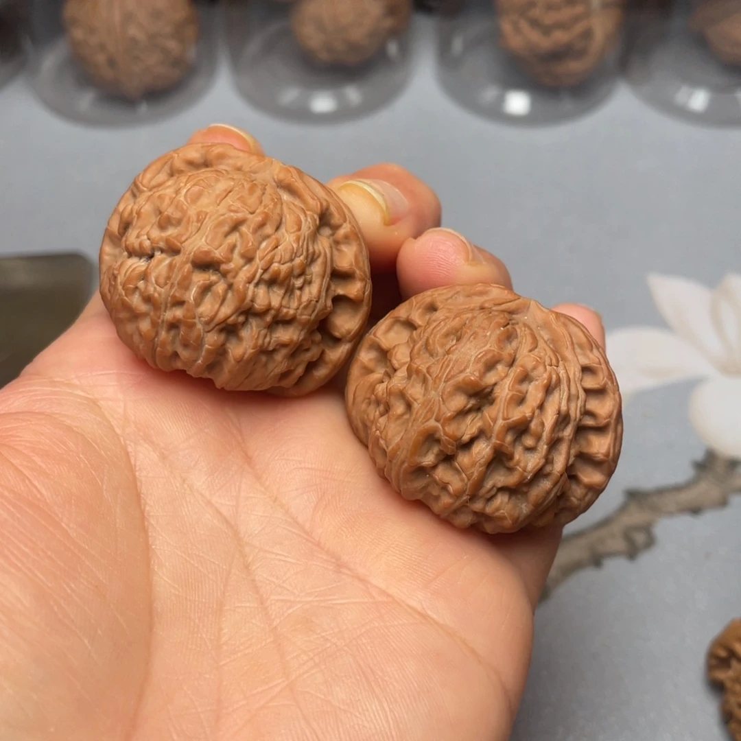 【闪购商品】文玩核桃吊坠球白………