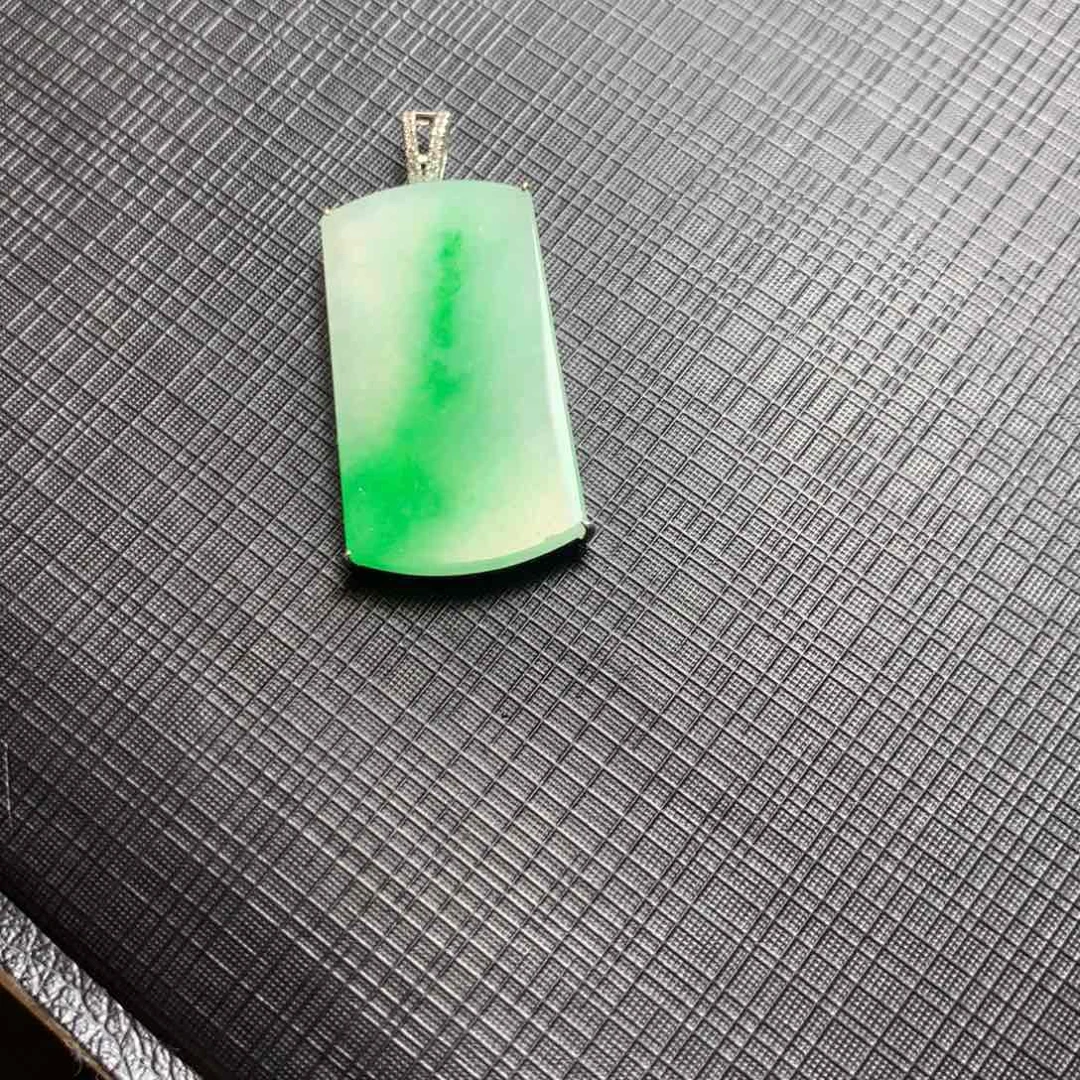 颈饰18K金镶嵌翡翠翡翠