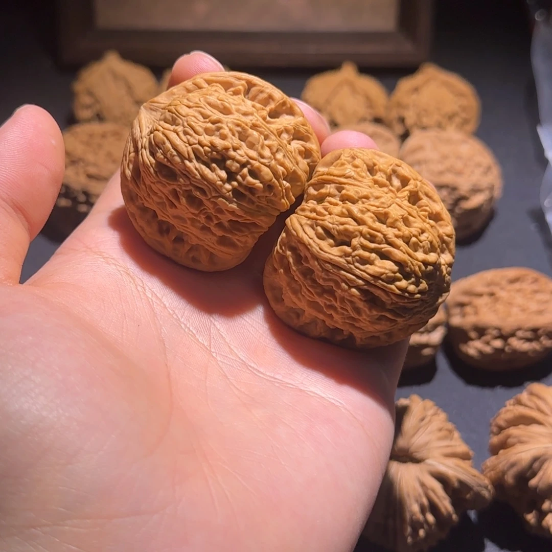 文玩核桃吊坠46绣球