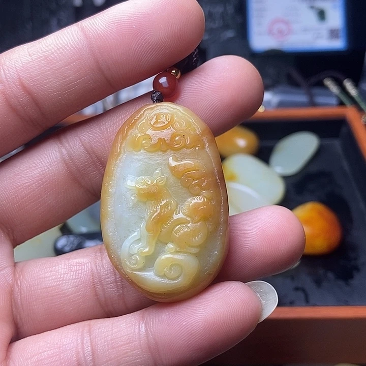 颈饰未镶嵌和田玉