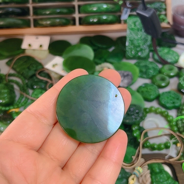 颈饰未镶嵌和田玉（糖玉）朽**芽