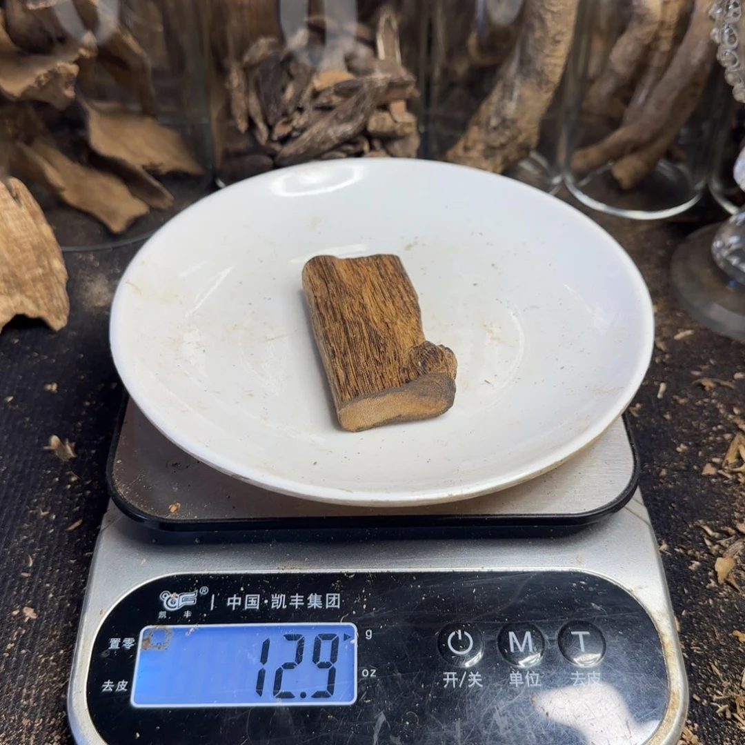 沉香沉香碎屑棋楠沉香12.9克