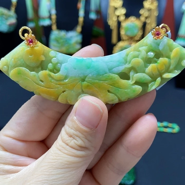 翡翠未镶嵌颈饰吊坠