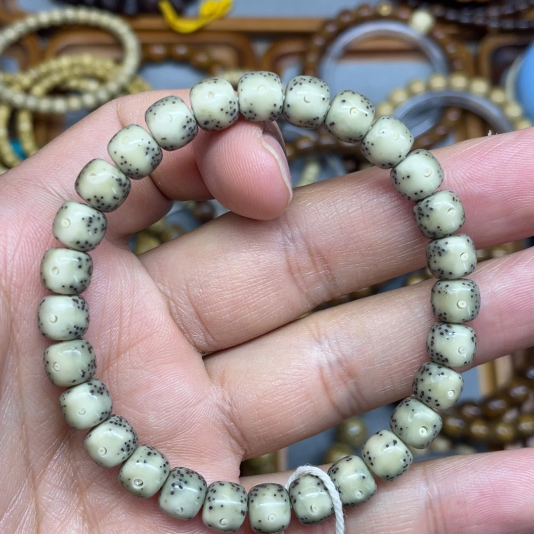 手串星月菩提8*7黄金瞳一线天正月石玉料