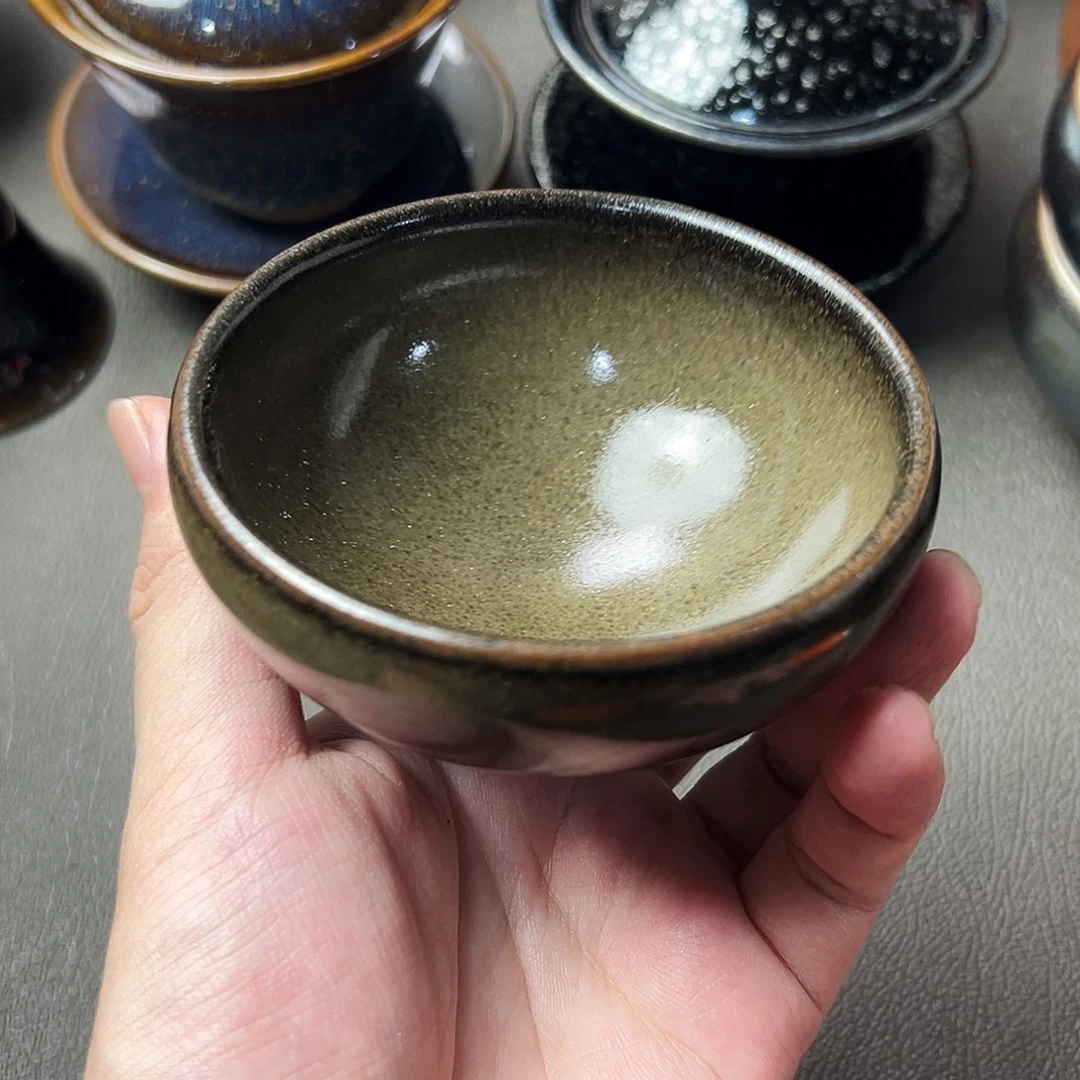 茶盏我在开会你忙什么啊亲