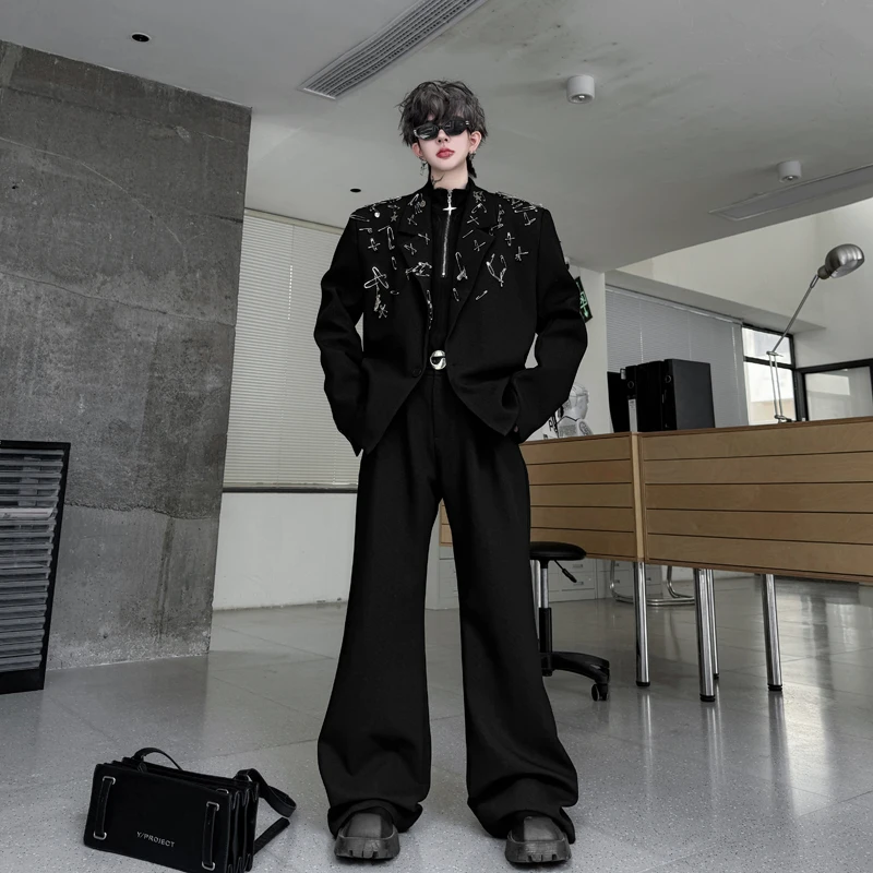秋冬款暗黑系金属别针装饰垫肩西服套装男痞帅搭配阔腿西裤两件套