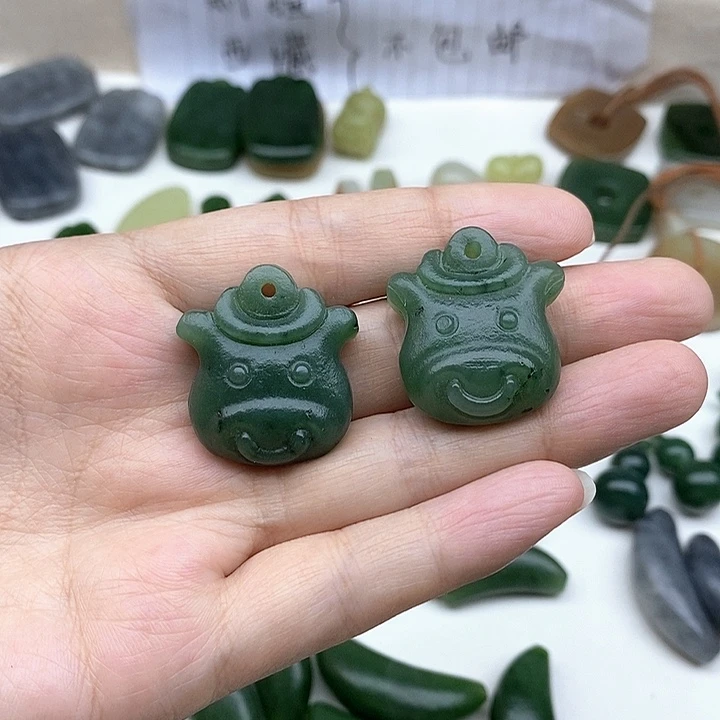 颈饰未镶嵌和田玉