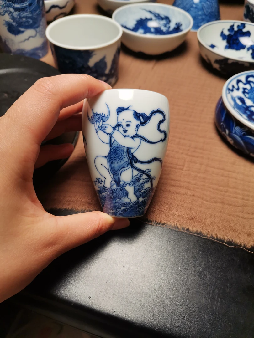 景德镇手绘童子迎五福手雷杯