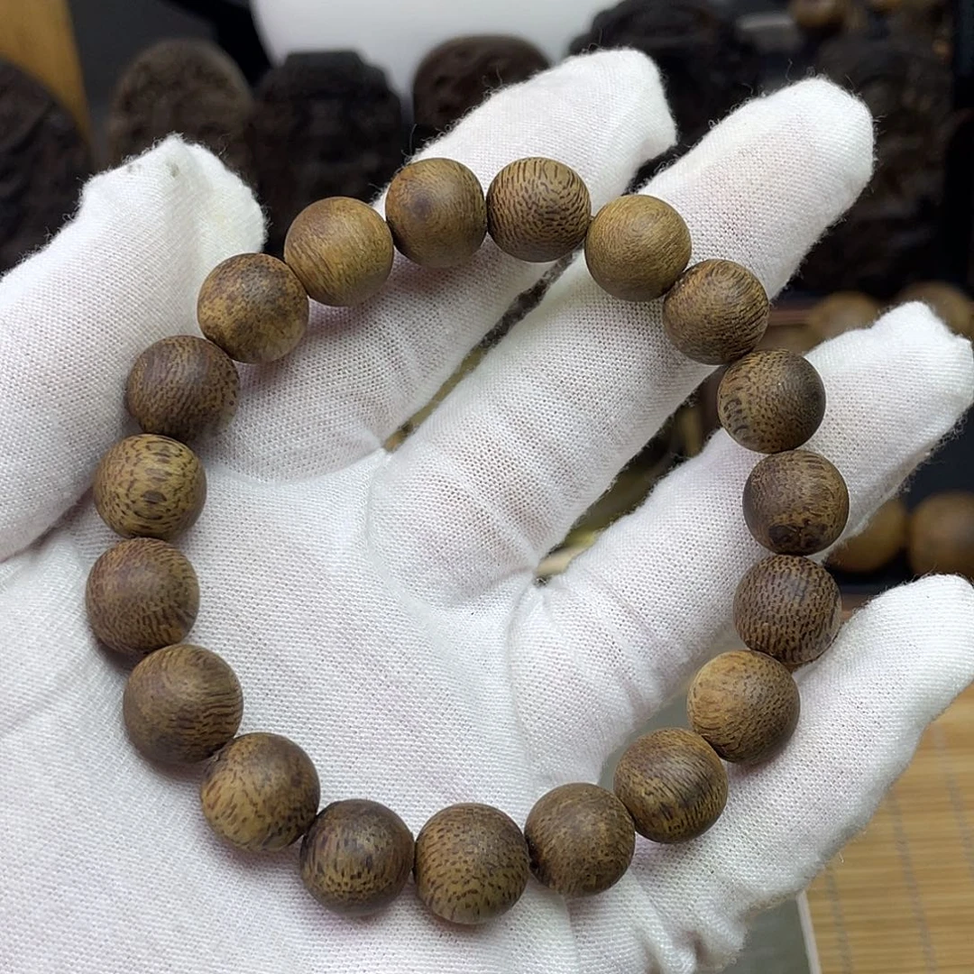 天***梯手串沉香越南白奇……………………