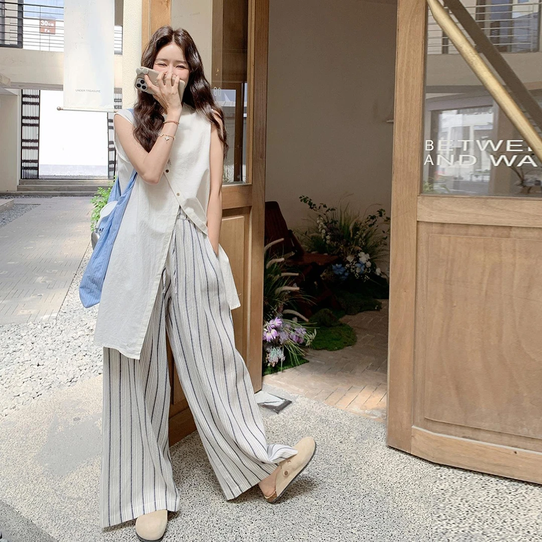 时尚松弛感开叉设计无袖上衣套装女2025夏气质感条纹阔腿裤两件套