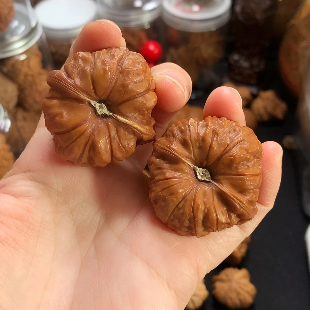 文玩核桃吊坠荷叶底南瓜