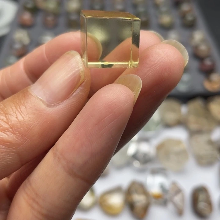 纯天然幽灵碧玺（处理）