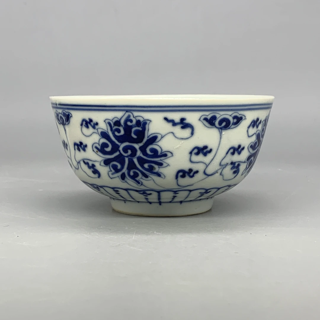 42510076*清光绪青花缠枝莲纹碗/瓷器四/江苏省文物总店