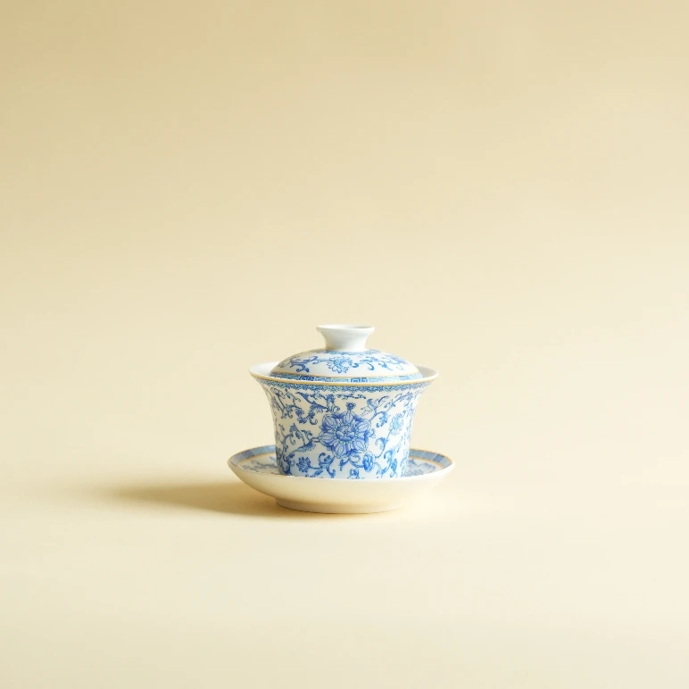 羊脂玉瓷青花缠枝莲三才盖碗悬停旋转高档白瓷防烫陶瓷瓷盖碗