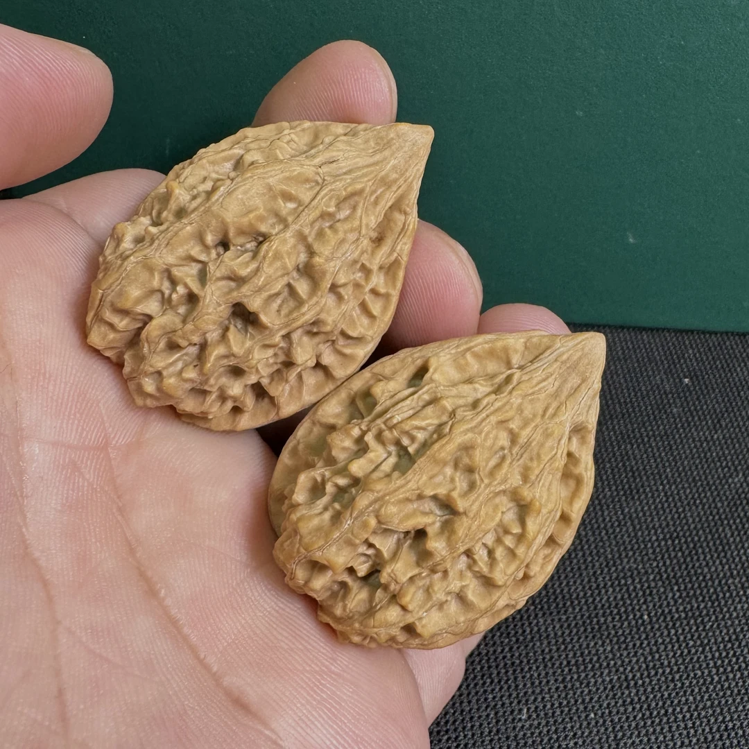 HT1001-4【太行一号鸡心（毒刺）】纯野小众文玩核桃手把件