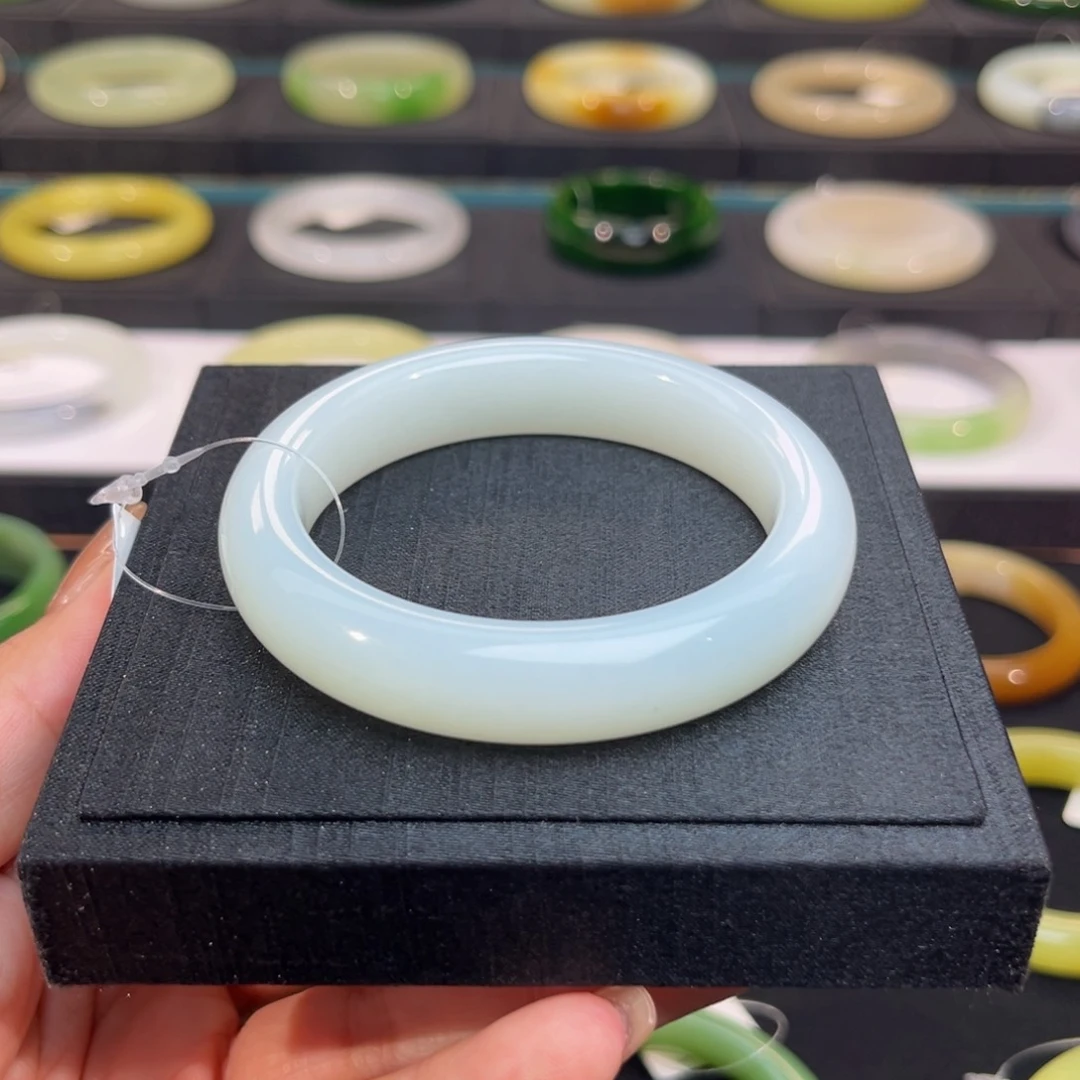 未镶嵌手镯和田玉-白玉手镯