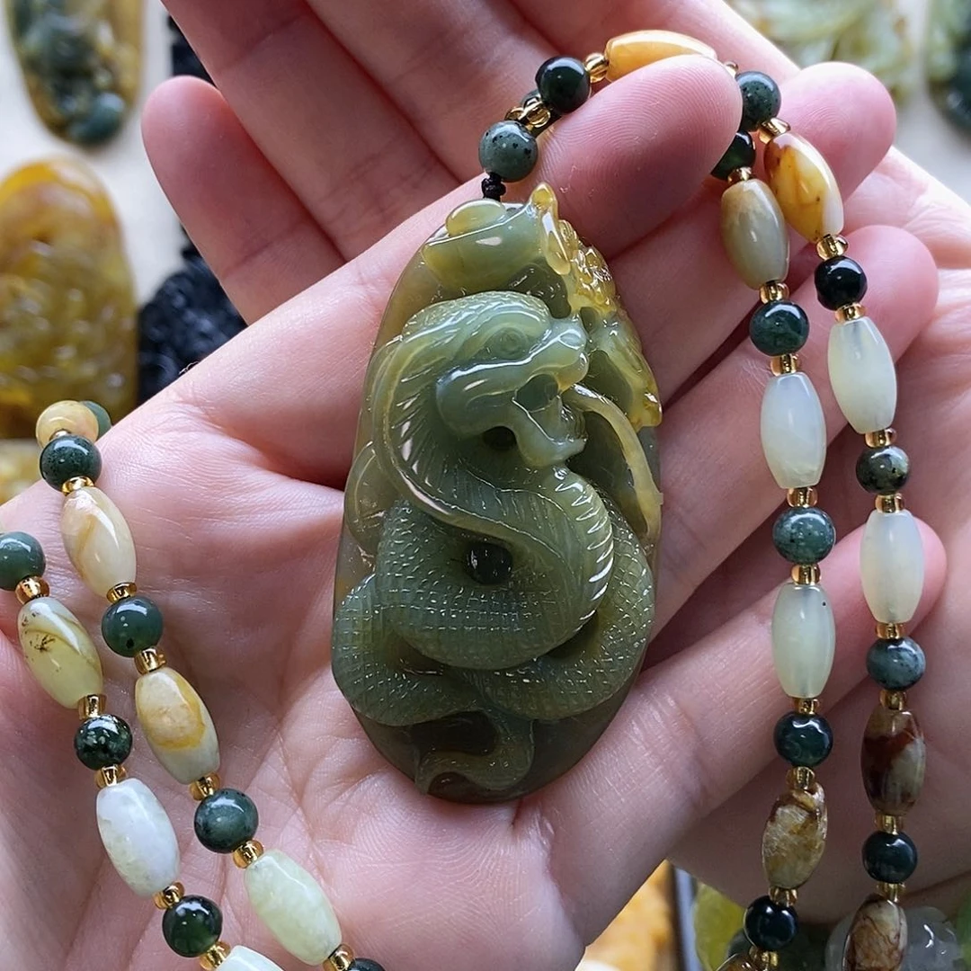 【闪购商品】岫玉未镶嵌颈饰蛇