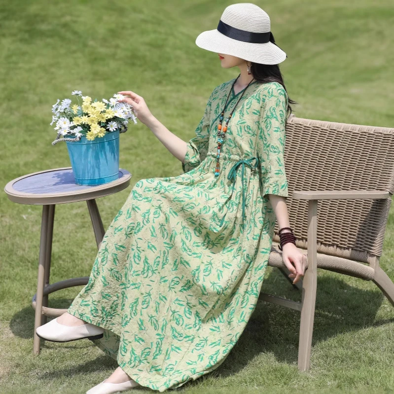 2025春夏新款复古碎花V领抽绳收腰显瘦长款棉麻连衣裙新中式长裙