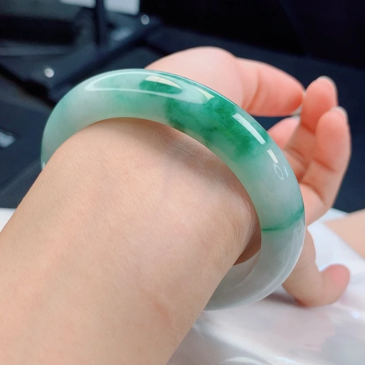 翡翠未镶嵌手镯59圈