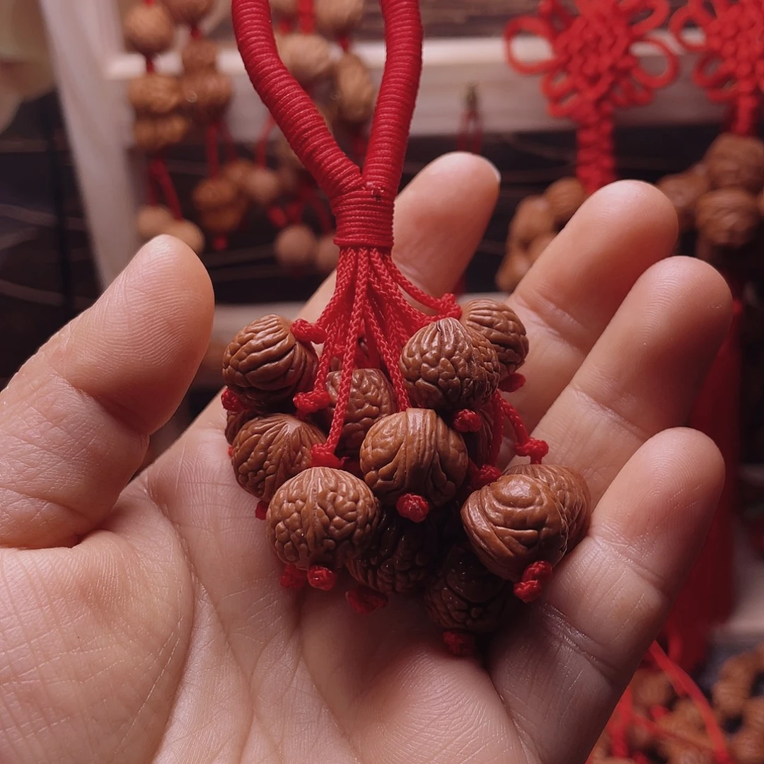 木质类龙纹桃枭挂件