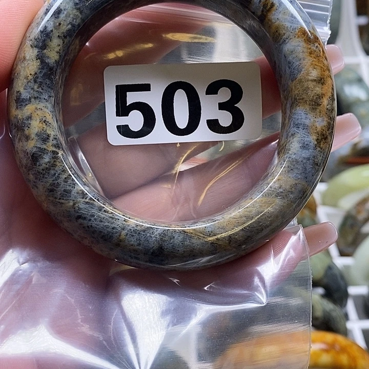 不***糖蛇纹石玉未镶嵌手镯