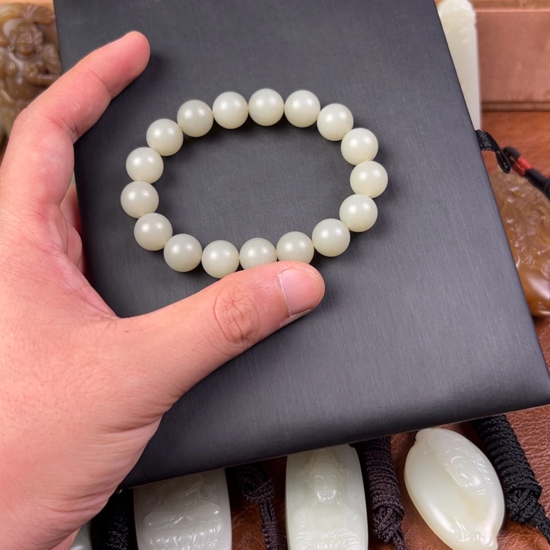 同***郑和田玉（青白玉）未镶嵌颈饰