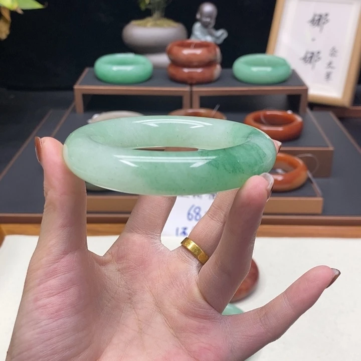 九***麻石英质玉未镶嵌佘