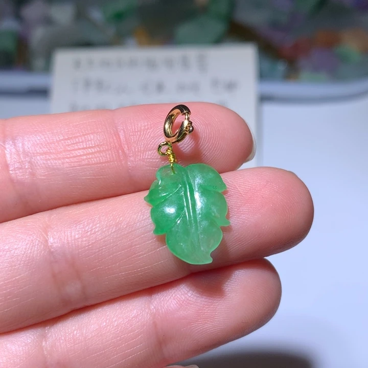 翡翠未镶嵌颈饰翡翠4