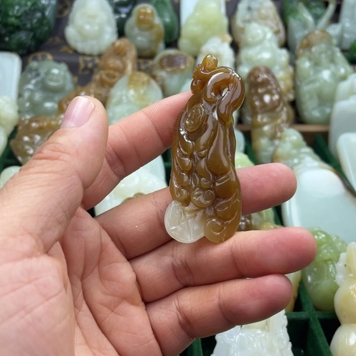 和田玉（糖玉）未镶嵌颈饰