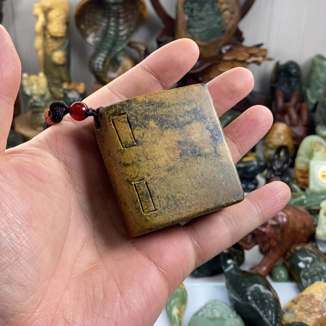 岫岩河磨玉（透闪石质玉）未镶嵌把件