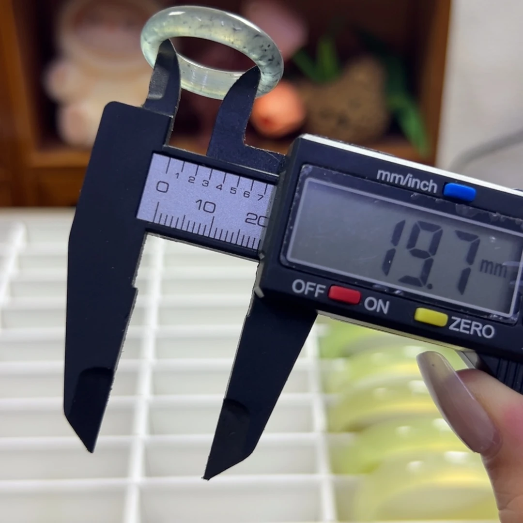 蛇纹石玉未镶嵌手镯76