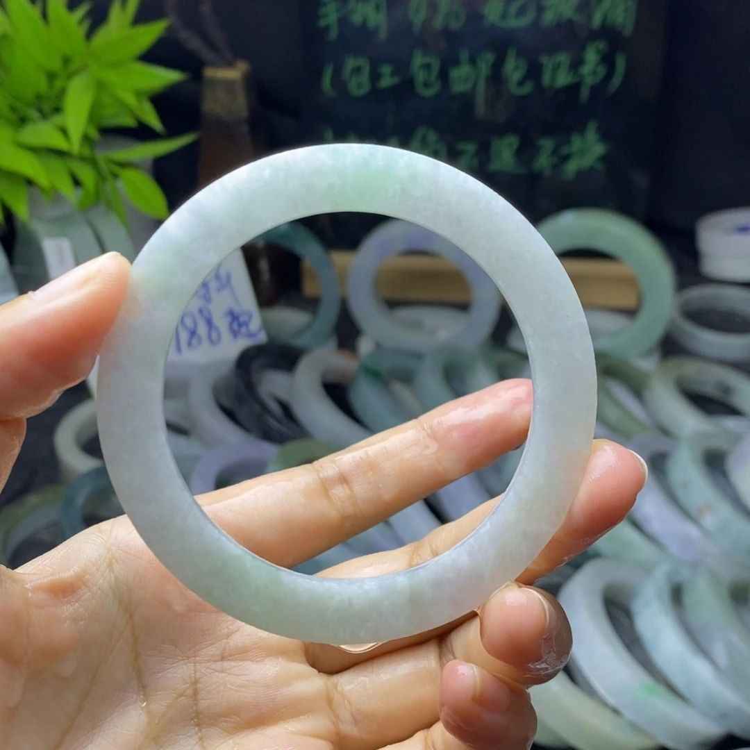 定制翡翠未镶嵌手镯