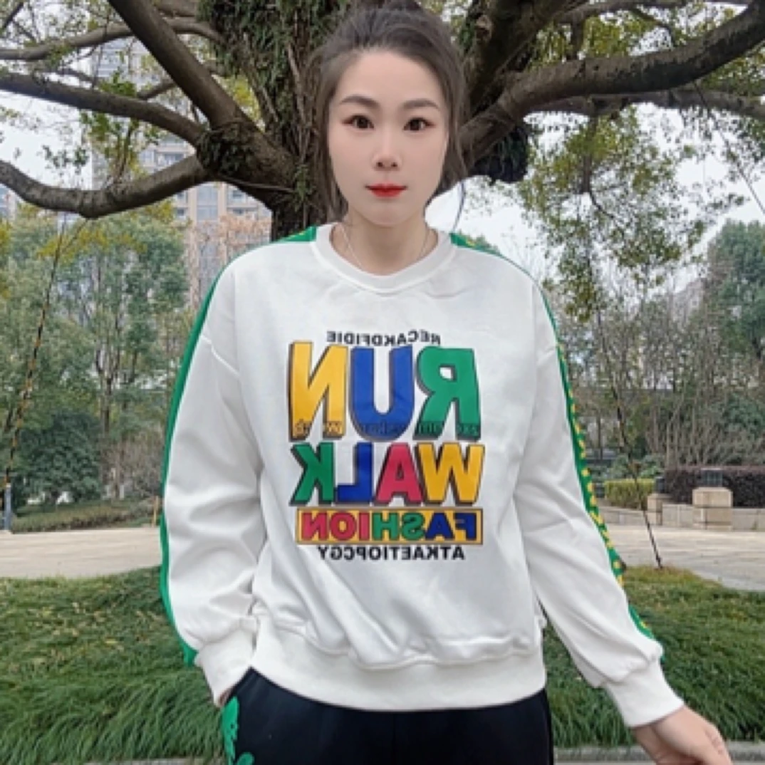春季显瘦圆领印花拼接时尚休闲运动宽松减龄百搭长袖女卫衣NB