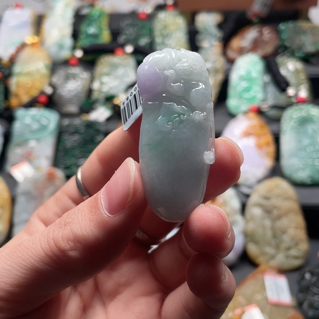 翡翠未镶嵌挂件腾冲24