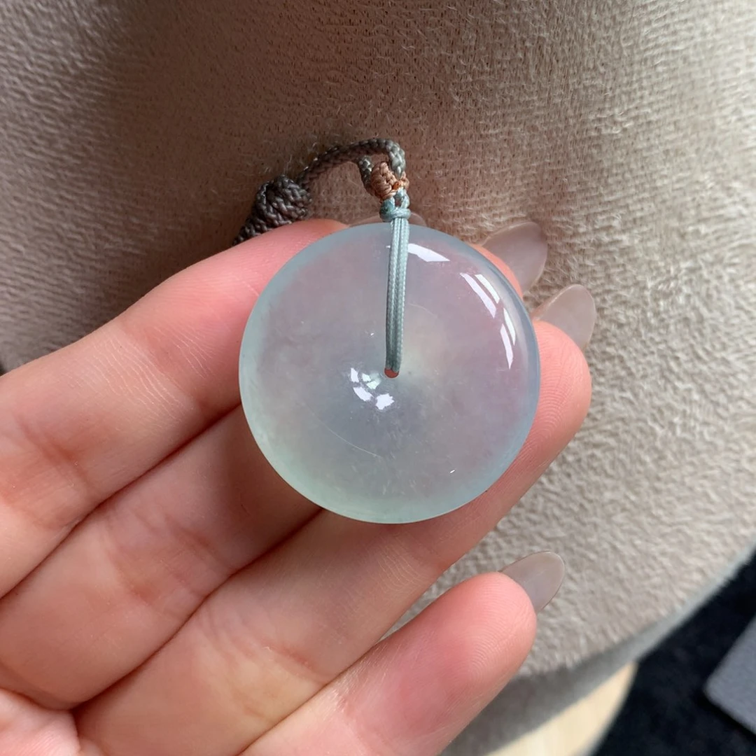 翡翠颈饰未镶嵌平安扣