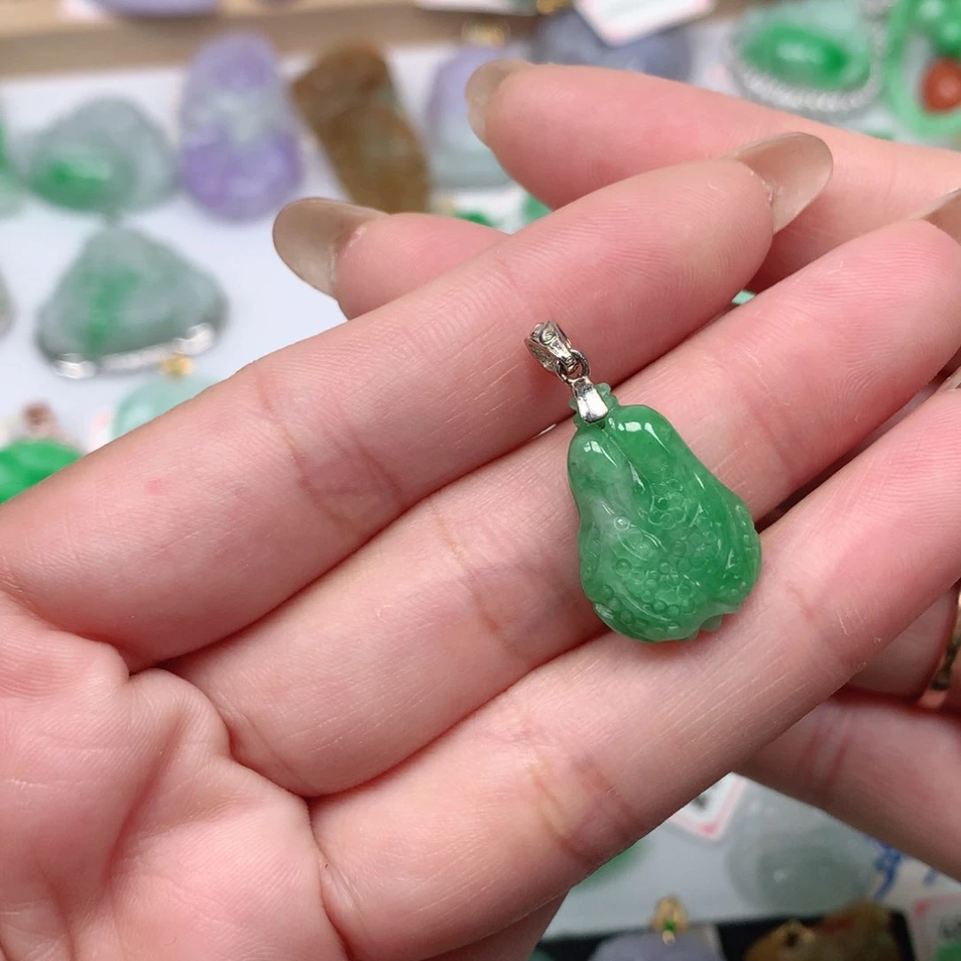 吊坠(不含链)未镶嵌翡翠