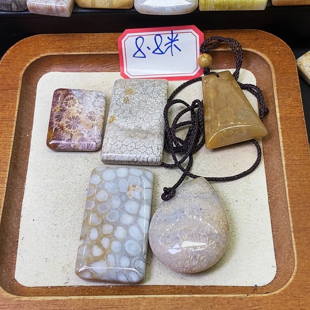 硅化玉颈饰合金A****王